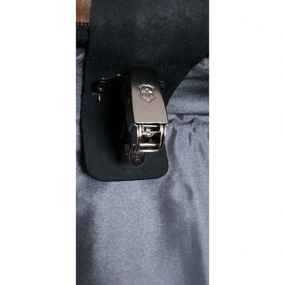 Victorinox Travel Suite Trifold Bag Black Nylon Luggage 41 X 21 Inch